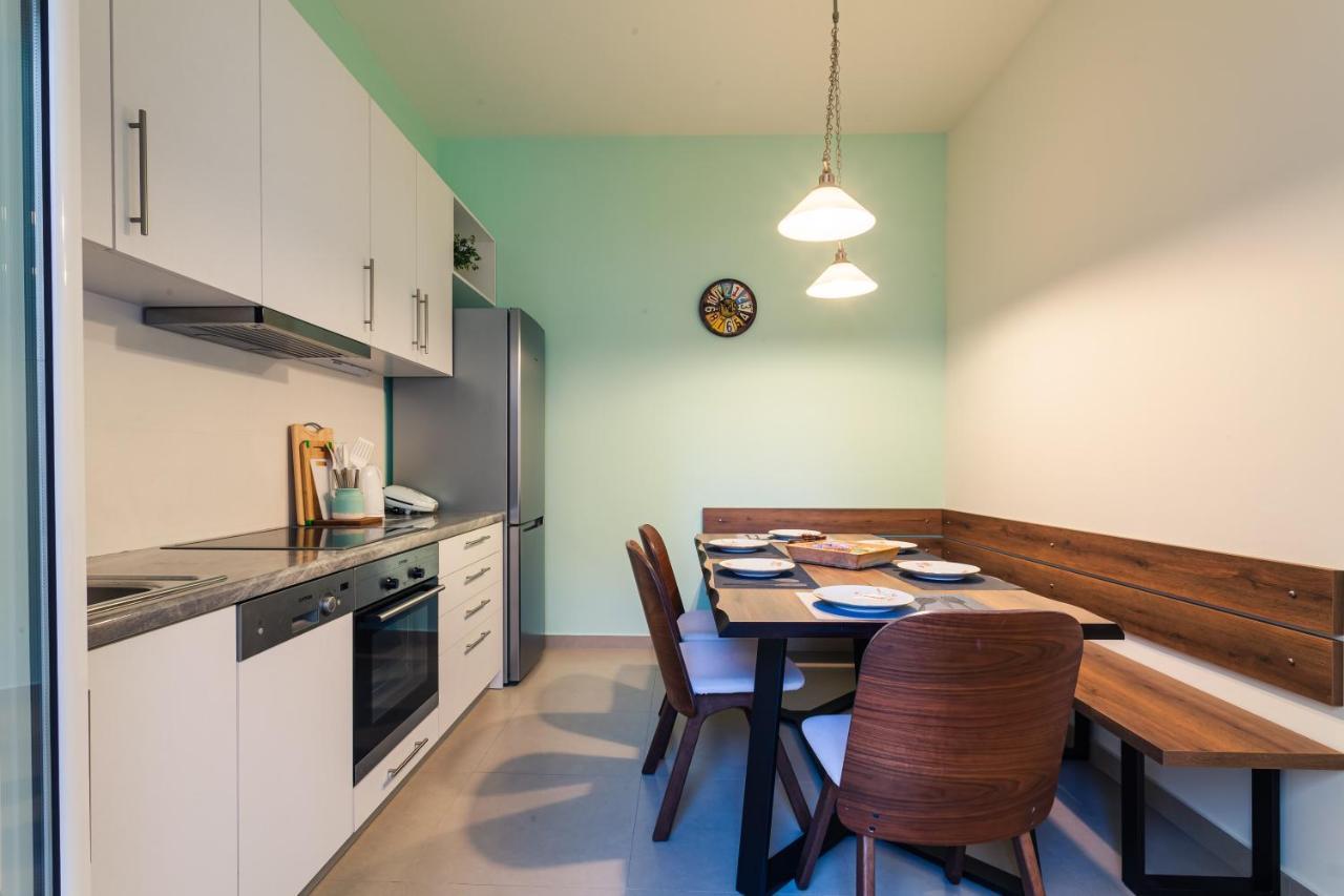Upscale Modern Escape In The Historic Center Lejlighed Kalamata Eksteriør billede