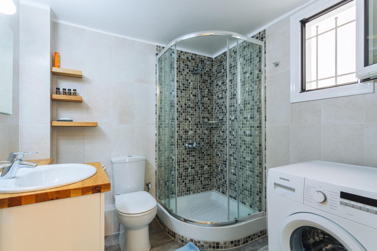 Upscale Modern Escape In The Historic Center Lejlighed Kalamata Eksteriør billede
